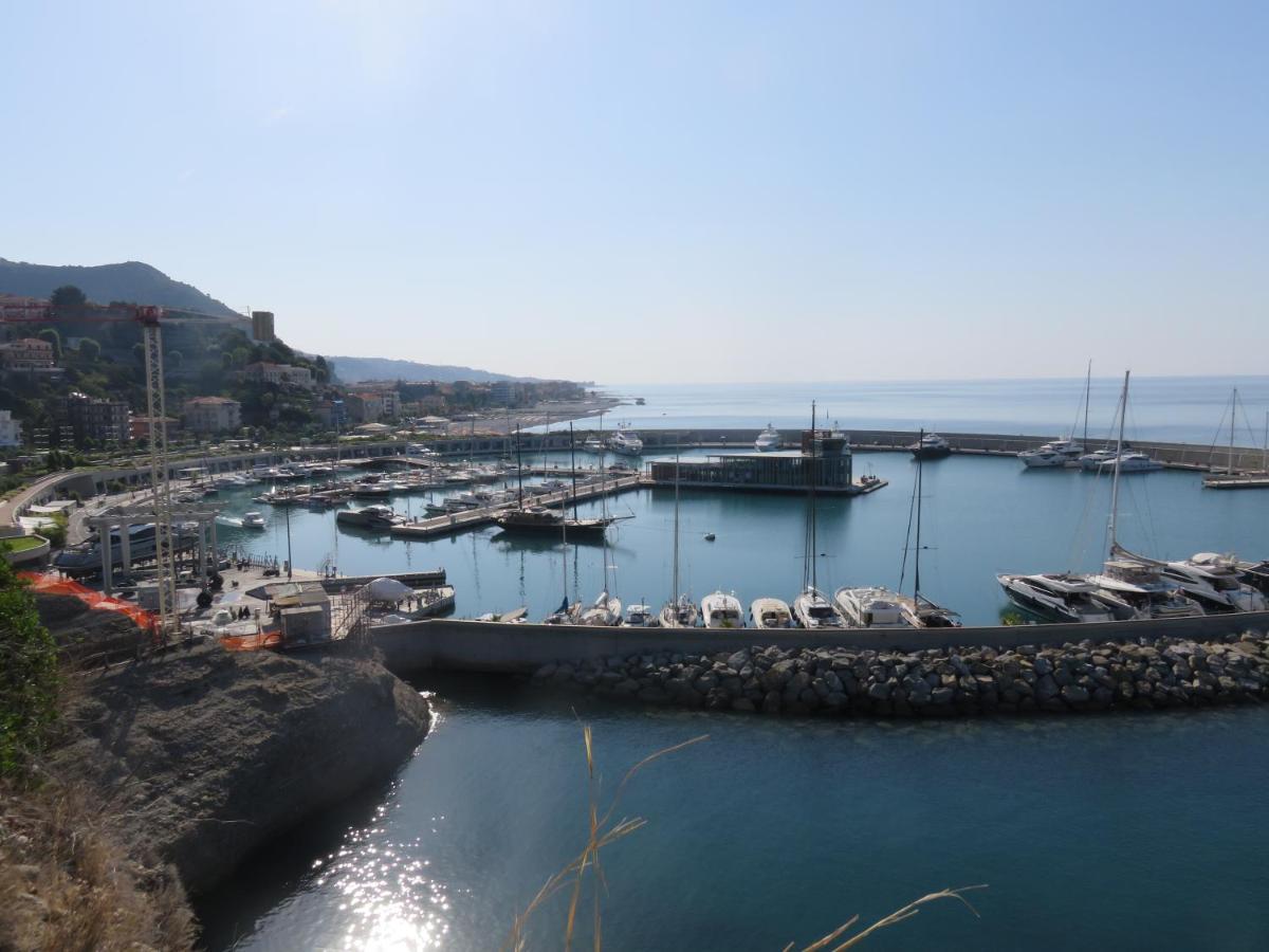 Amaita Apartment Ventimiglia Bagian luar foto
